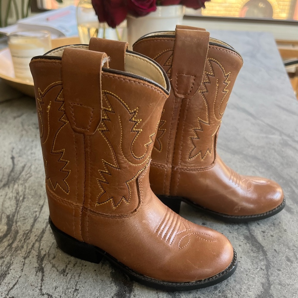 Baby cowboy boots!